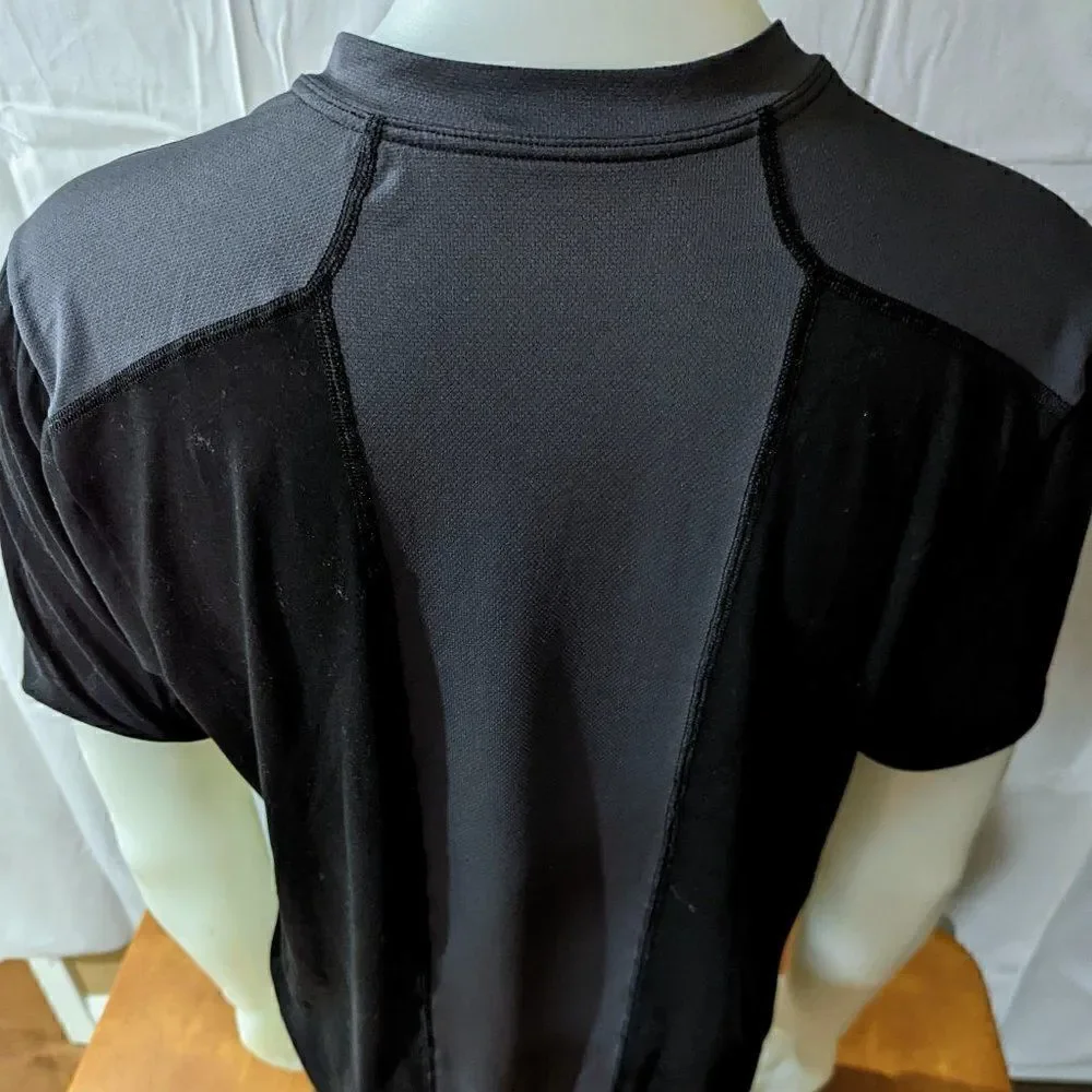 ‎North Face V neck T shirt